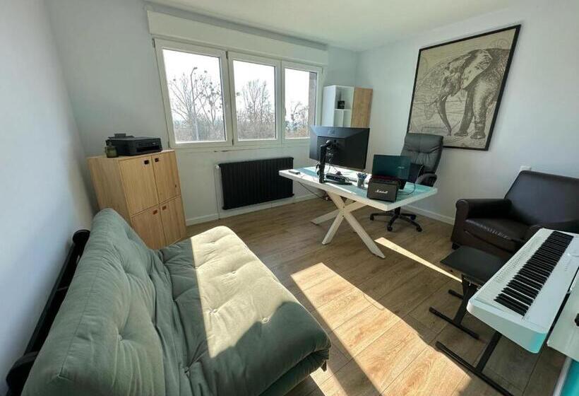 تختخواب و صبحانه Maison Du Bonheur