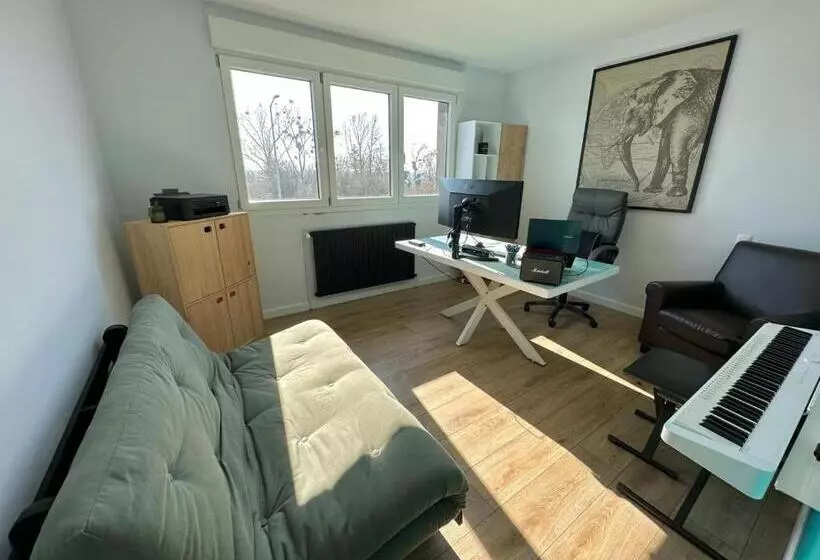 Aamiaismajoitus (B&B) Maison Du Bonheur