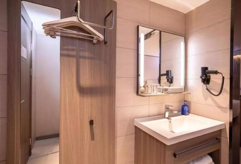 Hanting Hotel Xinxiang Yanjin Bus Station