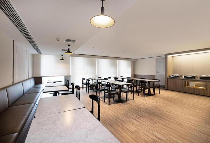 Hanting Hotel Xinxiang Yanjin Bus Station