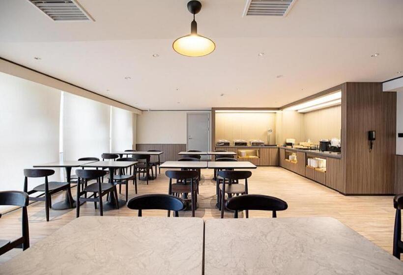 Hanting Hotel Xinxiang Yanjin Bus Station