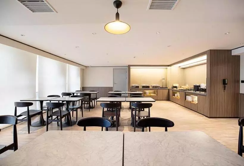 Hanting Hotel Xinxiang Yanjin Bus Station