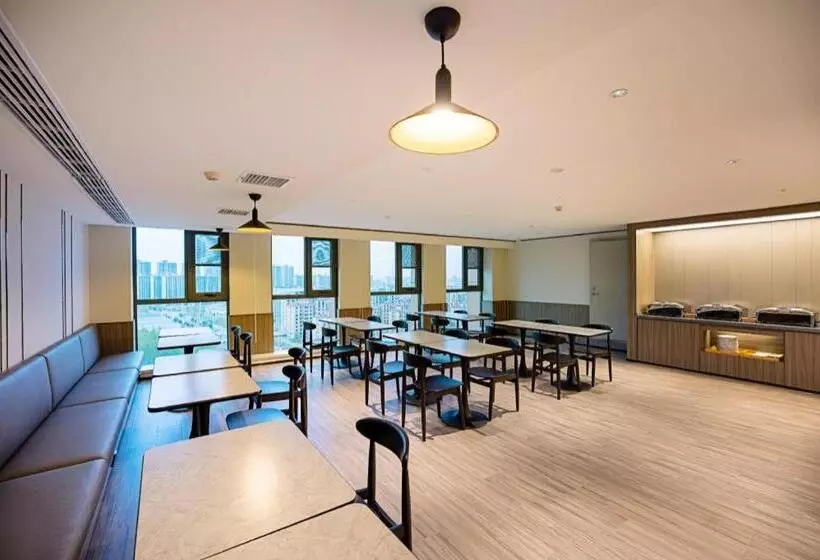 Hanting Hotel Xinxiang Yanjin Bus Station