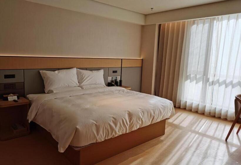 Ji Hotel Jinzhou Red Star Macalline