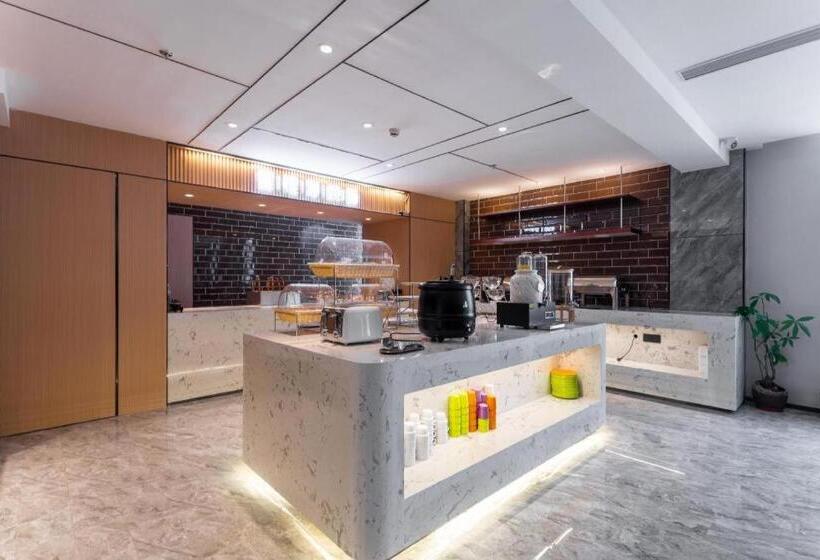 Starway Hotel Lanzhou West Passenger Station North Square