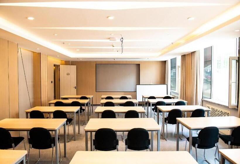 Starway Hotel Lanzhou West Passenger Station North Square