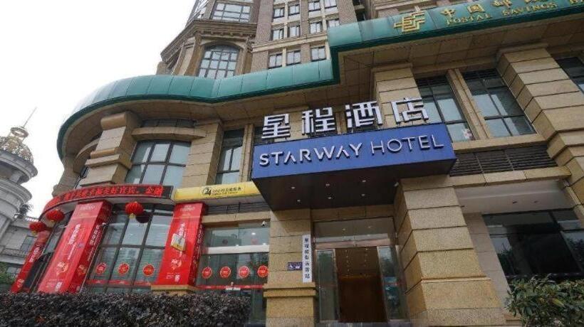 Starway Hotel Yibin Laiyin