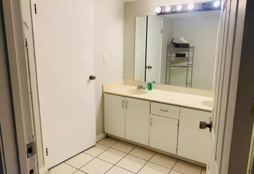 ユースホステル Cozy 2 Bedroom Getaway In East Ridge, Chattanooga