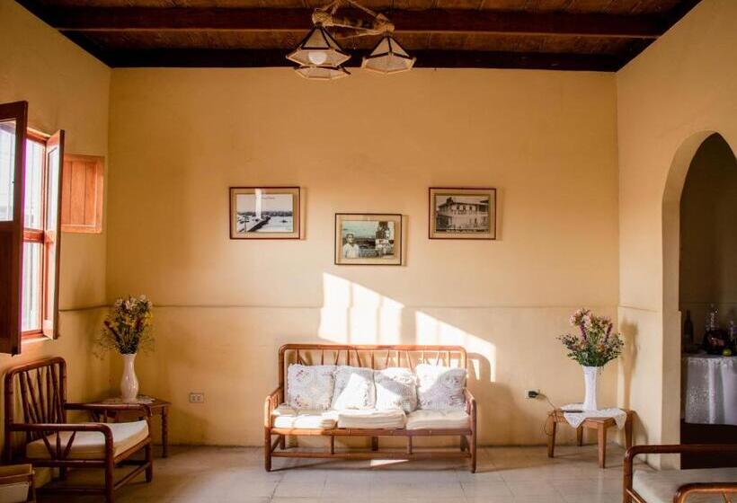 هتل La Casa De Isidora
