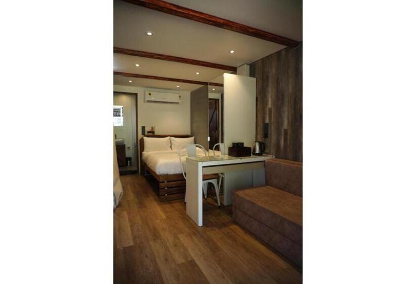 Hotel Out Of Box Living Kashid,murud