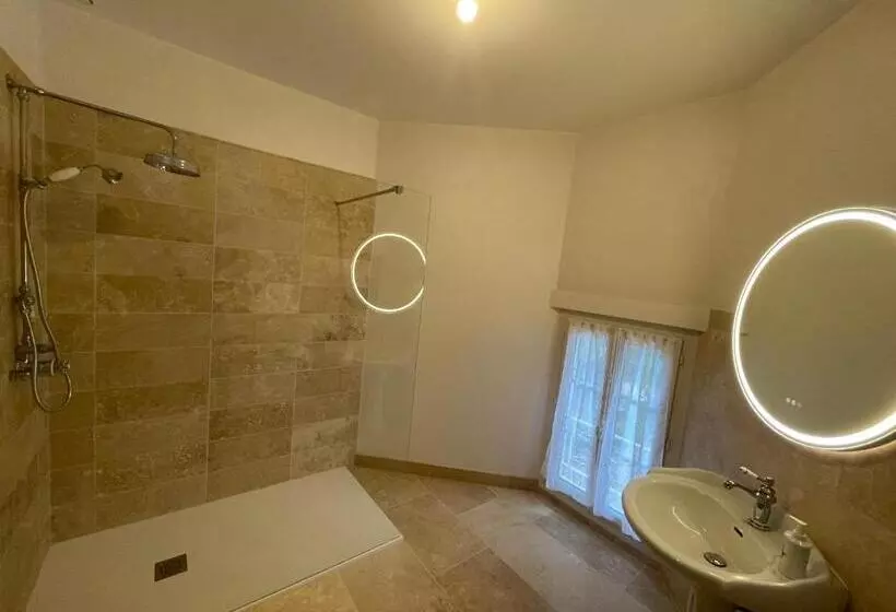 La Maison Voyage Bed And Breakfast