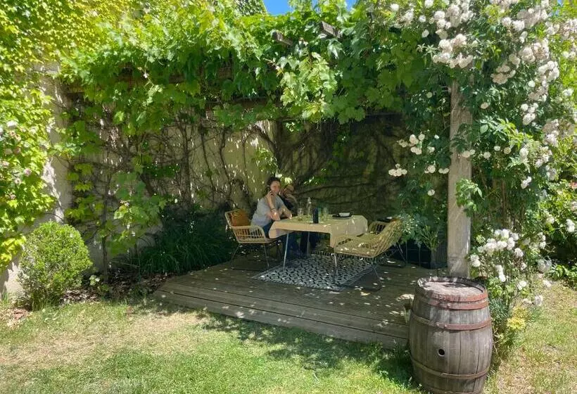 La Maison Voyage Bed And Breakfast