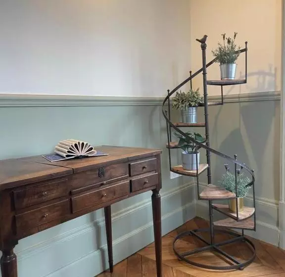 La Maison Voyage Bed And Breakfast