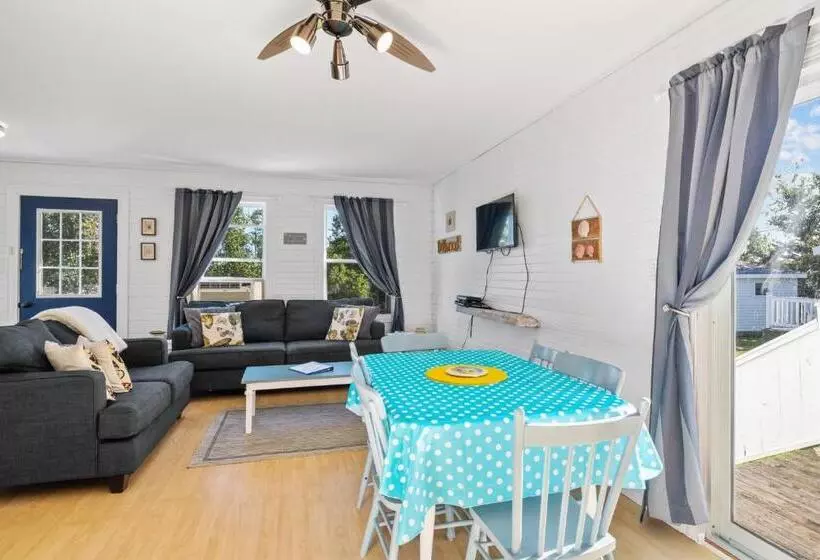 Majatalo Beach Trees Cottages