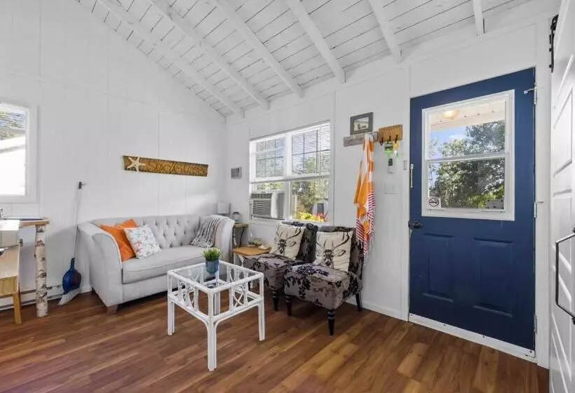 Majatalo Beach Trees Cottages