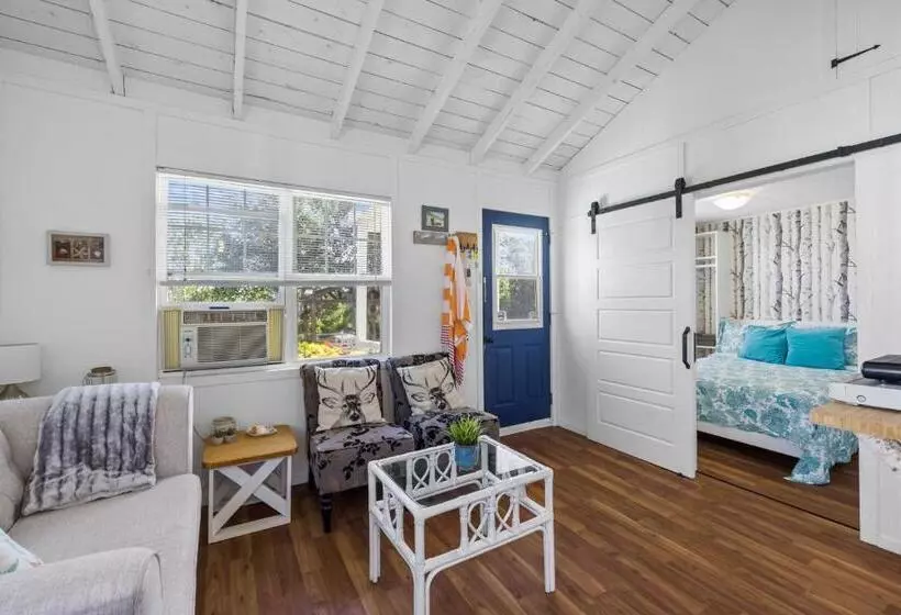 Majatalo Beach Trees Cottages