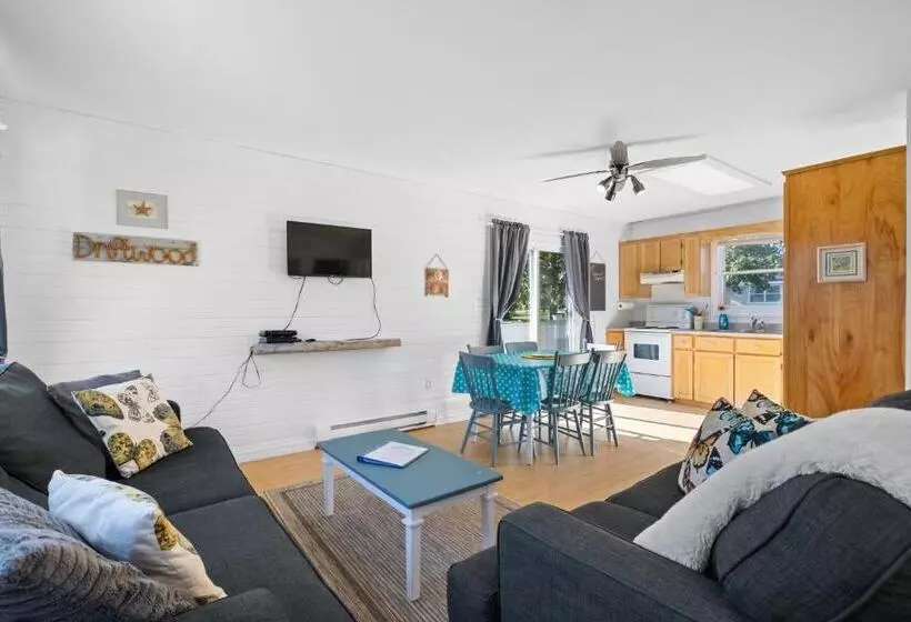 Majatalo Beach Trees Cottages