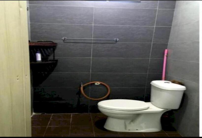 بنسيون Oyo Home 90977 Azzinki Homestay