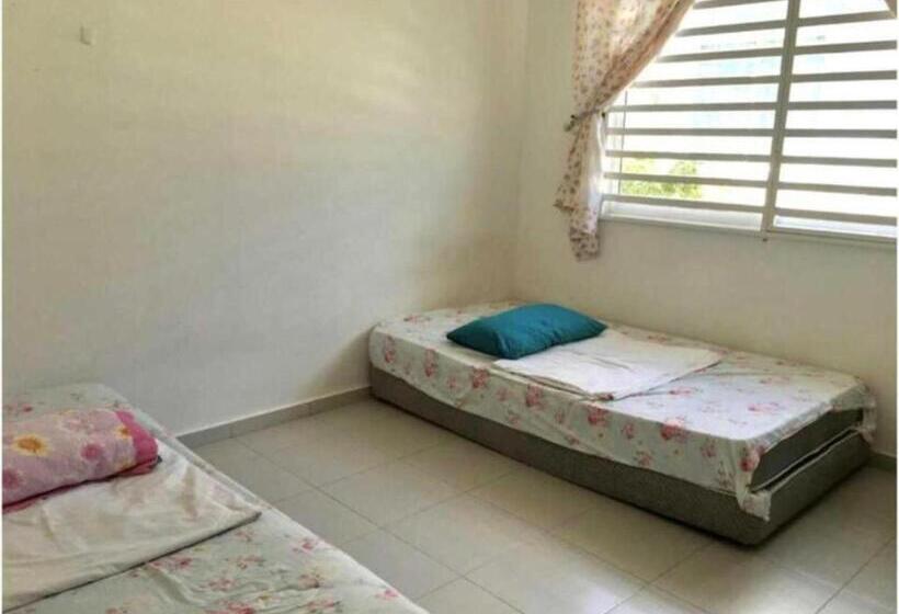 بنسيون Oyo Home 90977 Azzinki Homestay