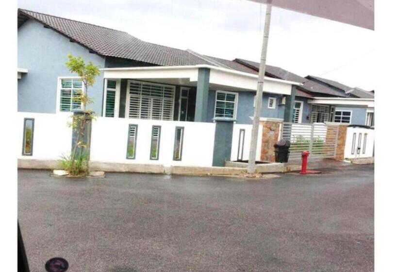 بنسيون Oyo Home 90977 Azzinki Homestay