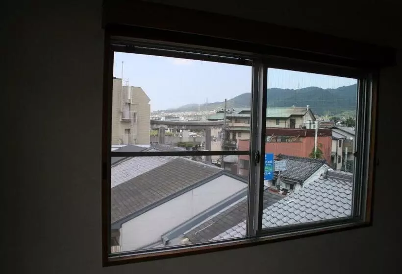 ユースホステル Travellersdou Kirinya