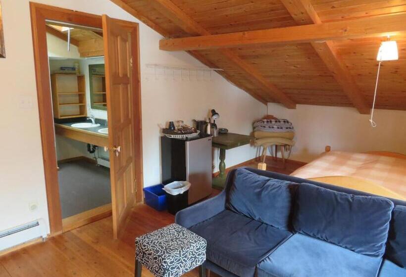 Alpenglow Bed And Breakfast