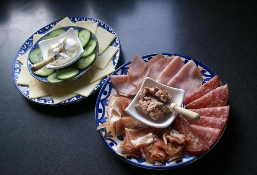 Alpenglow Bed And Breakfast