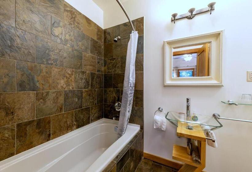 تختخواب و صبحانه Canyon Ridge Lodge