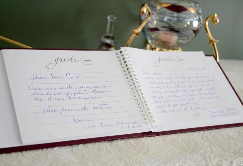 Cote S Bed & Breakfast