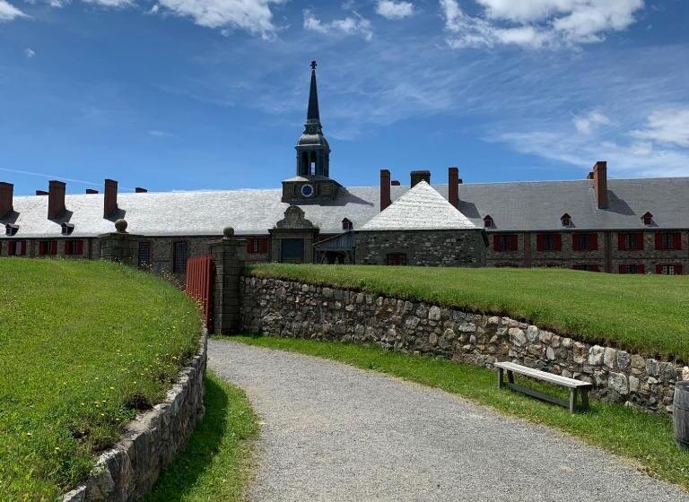 בית מלון כפרי North Star Beach Suites