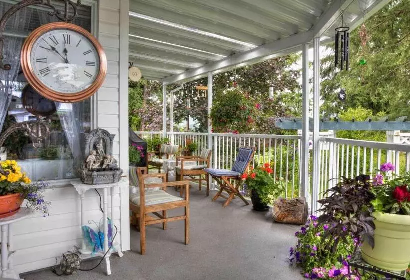 Hummingbird Bed And Breakfast