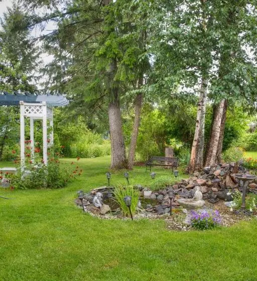 Hummingbird Bed And Breakfast