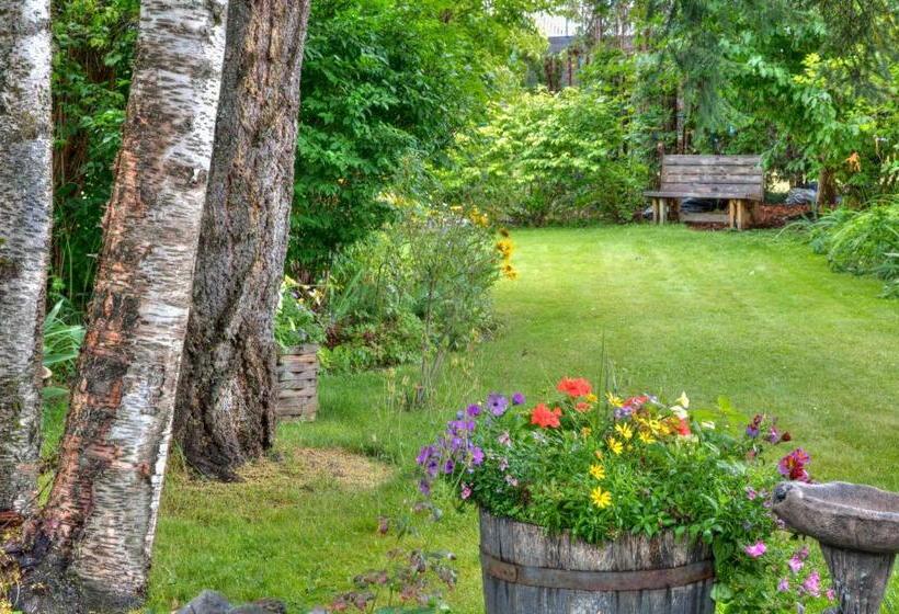 Hummingbird Bed And Breakfast