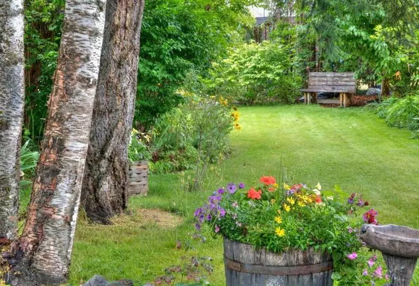 Hummingbird Bed And Breakfast