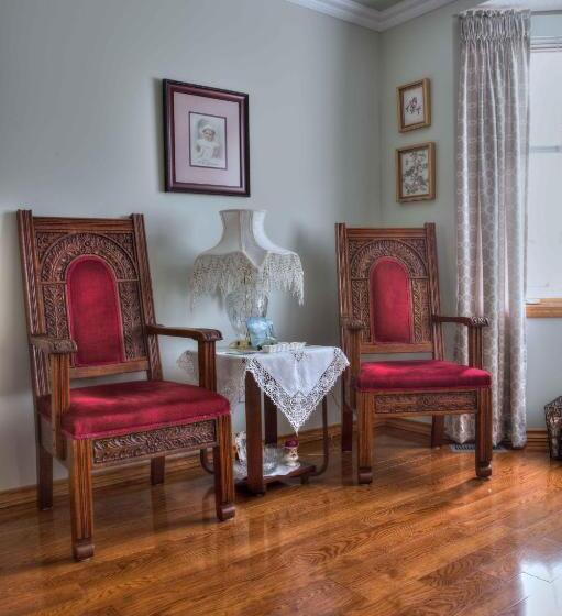 Hummingbird Bed And Breakfast