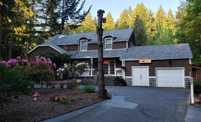 Malahat Bungalows Motel