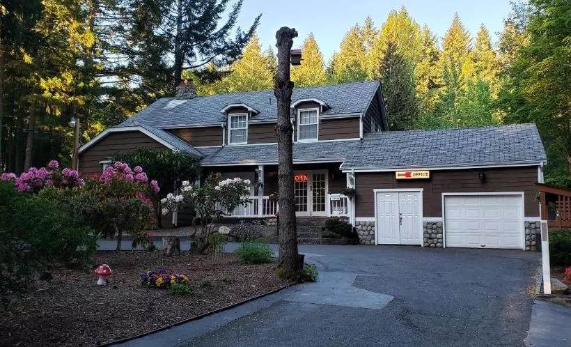 Malahat Bungalows Motel