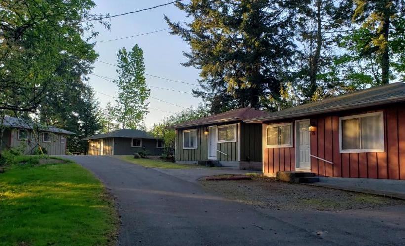 Malahat Bungalows Motel