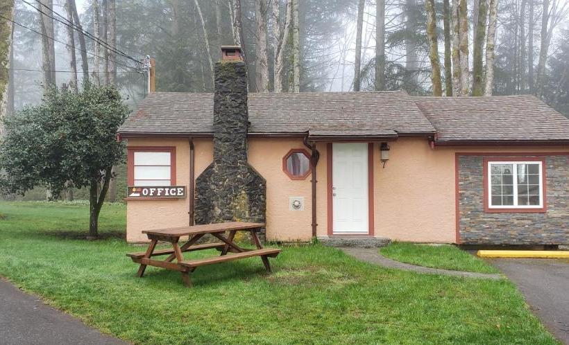 Malahat Bungalows Motel