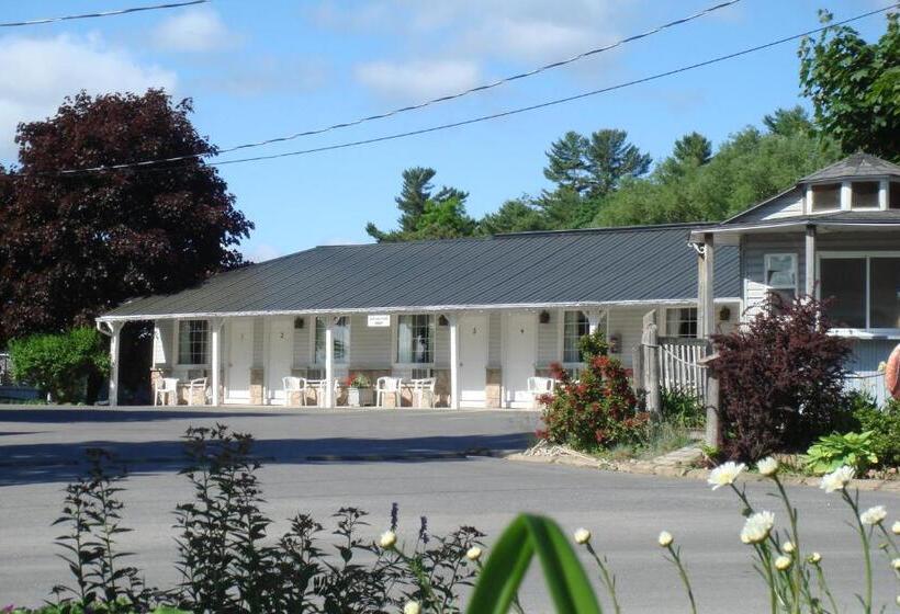 リゾートホテル Boathouse Country Inn