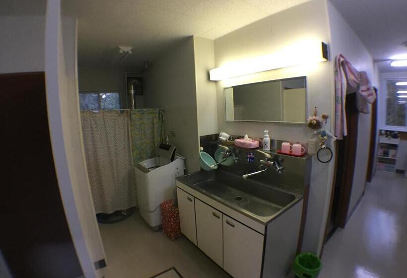 فندق صغير Abashiri Ryuhyou No Oka Guesthouse