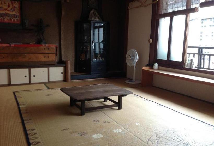 הוסטל Buddha Guest House