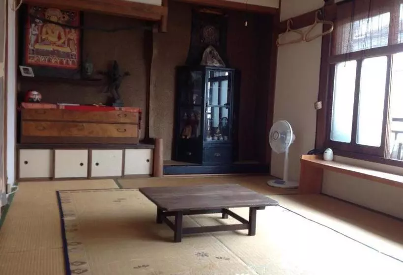 ユースホステル Buddha Guest House