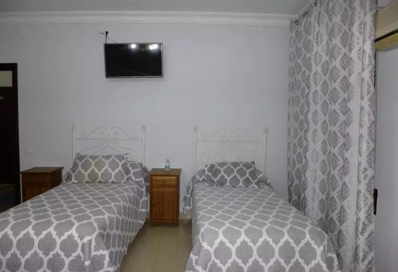 Retkeilymaja Hostal Virgen Del Rocio