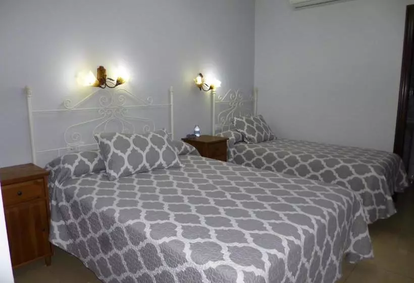 Retkeilymaja Hostal Virgen Del Rocio