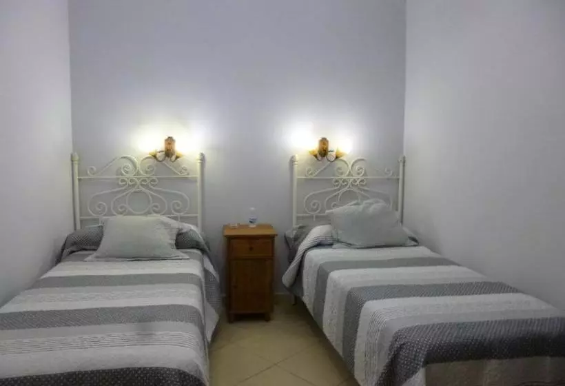 Retkeilymaja Hostal Virgen Del Rocio