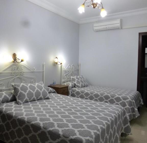 호스텔 Hostal Virgen Del Rocio