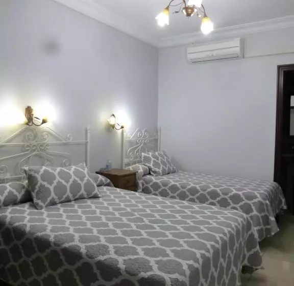Retkeilymaja Hostal Virgen Del Rocio