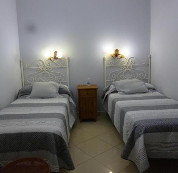 호스텔 Hostal Virgen Del Rocio