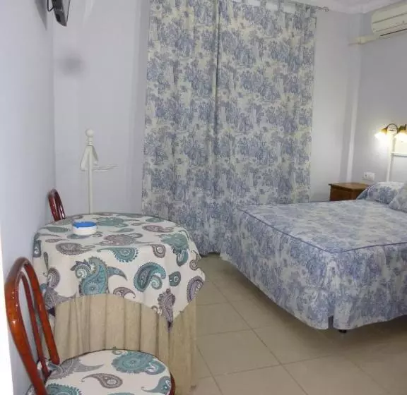 Retkeilymaja Hostal Virgen Del Rocio